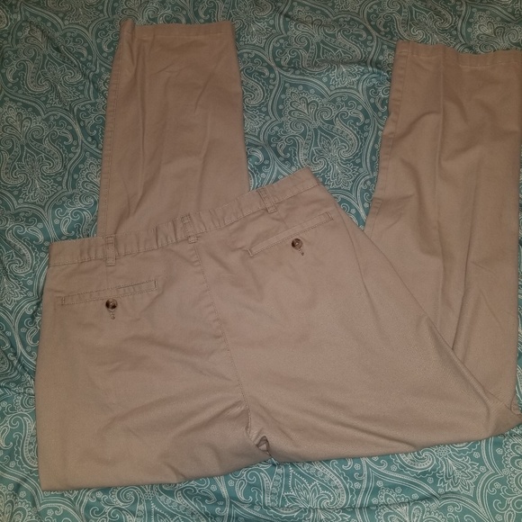 Khaki slacks size 34 x 34 - Picture 2 of 4